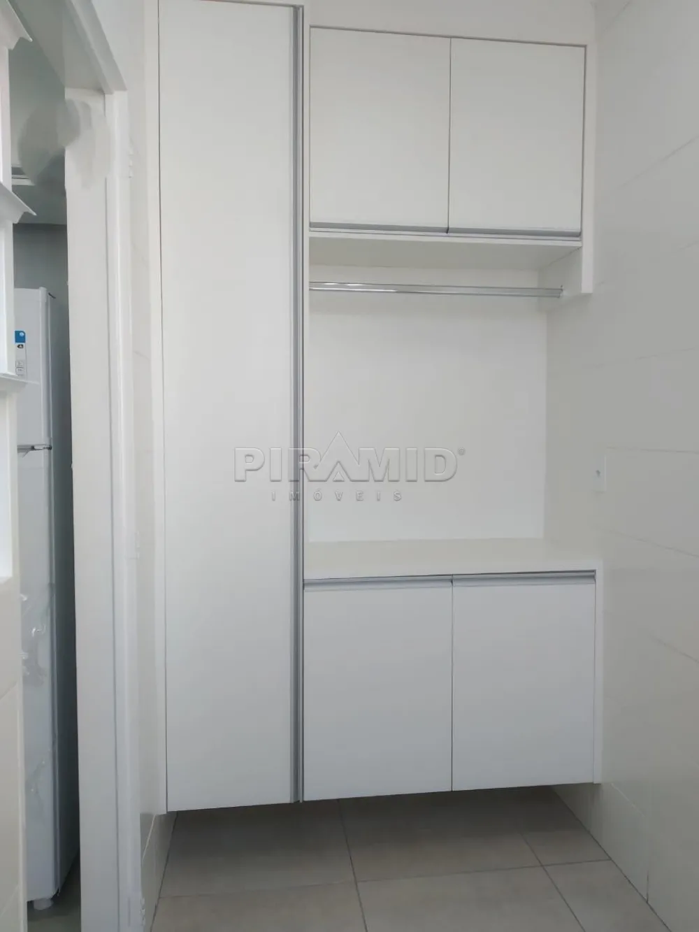 Alugar Apartamento / Padr&atilde;o em Ribeir&atilde;o Preto R$ 1.100,00 - Foto 11