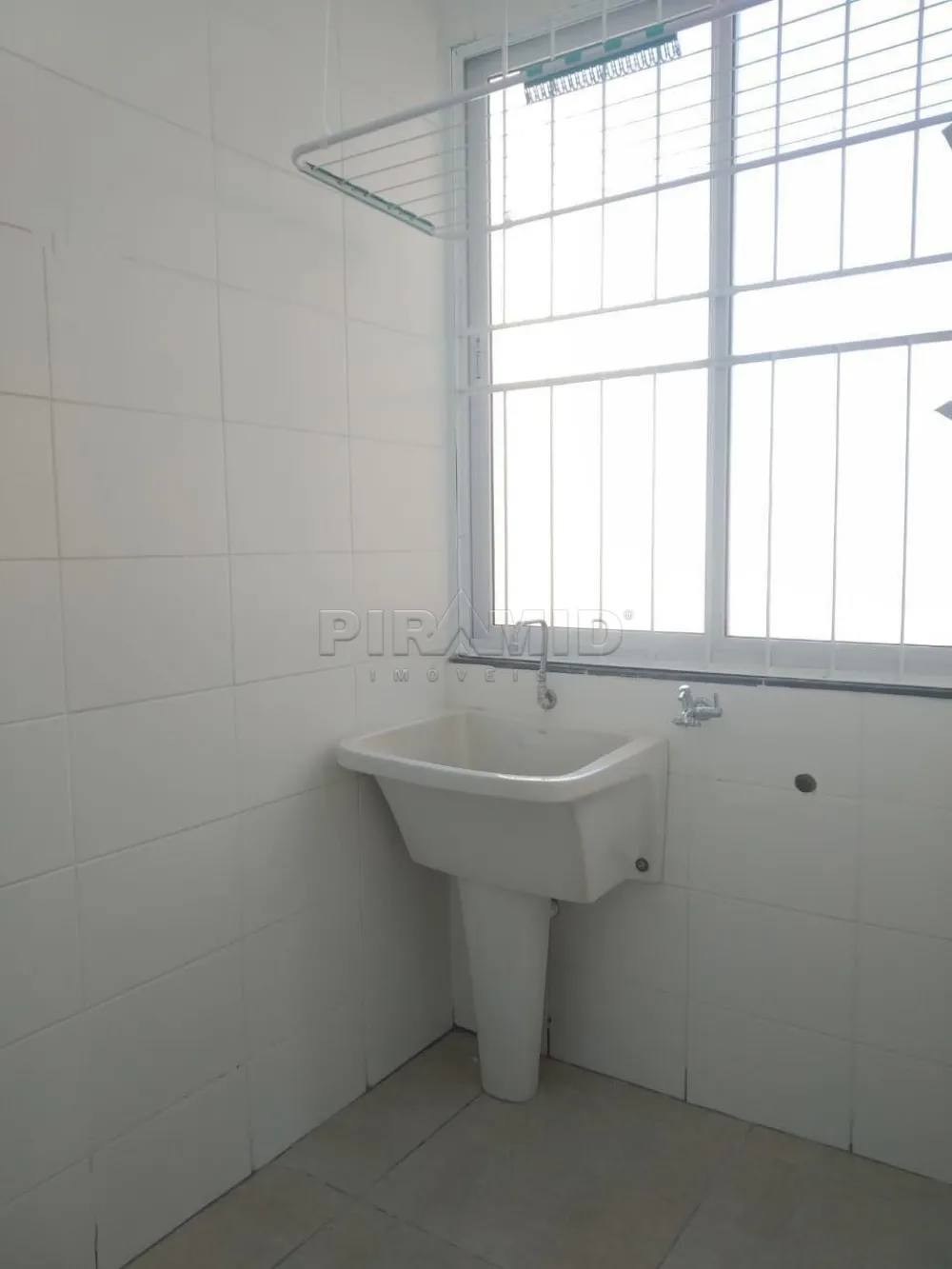 Alugar Apartamento / Padr&atilde;o em Ribeir&atilde;o Preto R$ 1.100,00 - Foto 15
