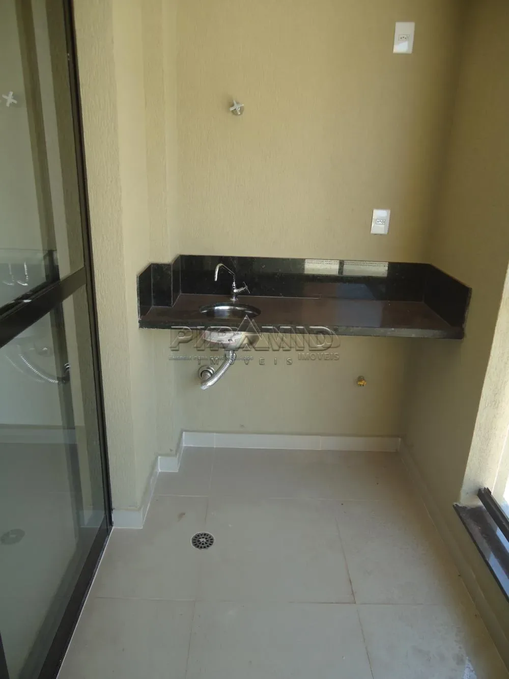 Alugar Apartamento / Padr&atilde;o em Ribeir&atilde;o Preto R$ 1.800,00 - Foto 4