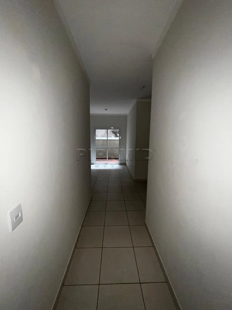 Alugar Apartamento / Padr&atilde;o em Ribeir&atilde;o Preto R$ 1.100,00 - Foto 4