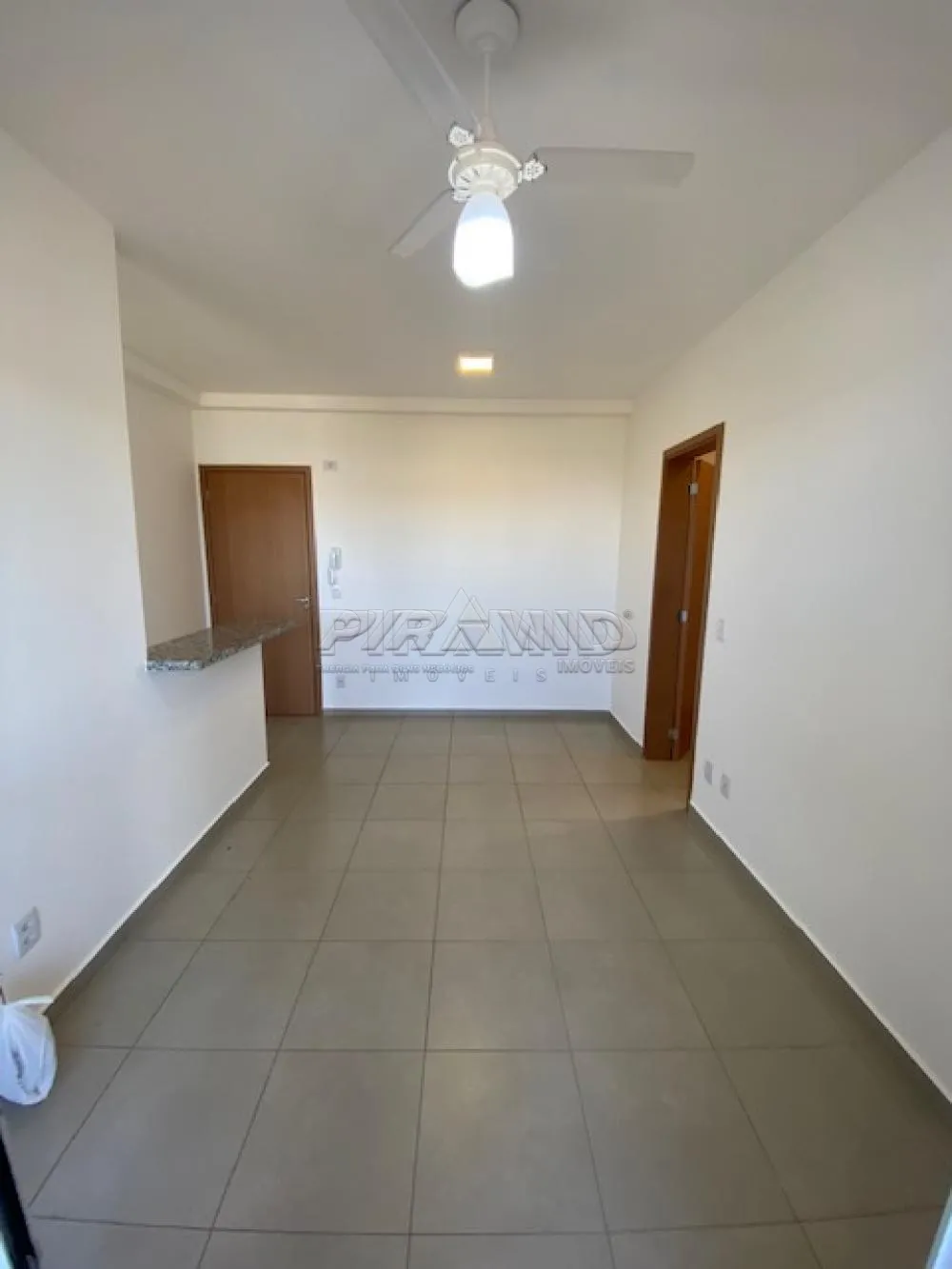 Alugar Apartamento / Padr&atilde;o em Ribeir&atilde;o Preto R$ 1.900,00 - Foto 2