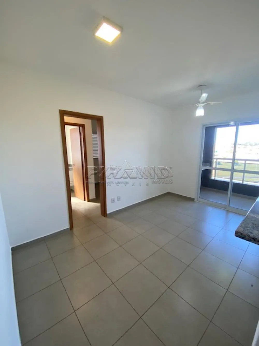 Alugar Apartamento / Padr&atilde;o em Ribeir&atilde;o Preto R$ 1.900,00 - Foto 3