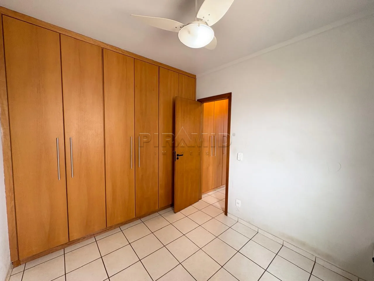Alugar Apartamento / Padr&atilde;o em Ribeir&atilde;o Preto R$ 2.400,00 - Foto 17