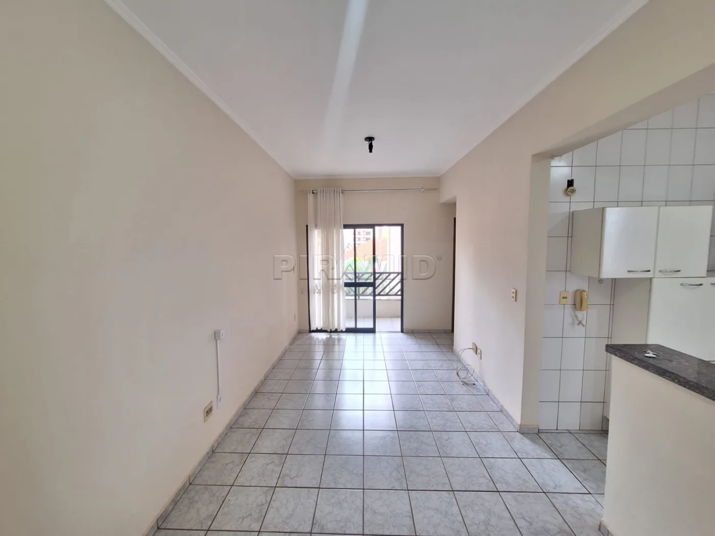 Alugar Apartamento / Padr&atilde;o em Ribeir&atilde;o Preto R$ 1.000,00 - Foto 1
