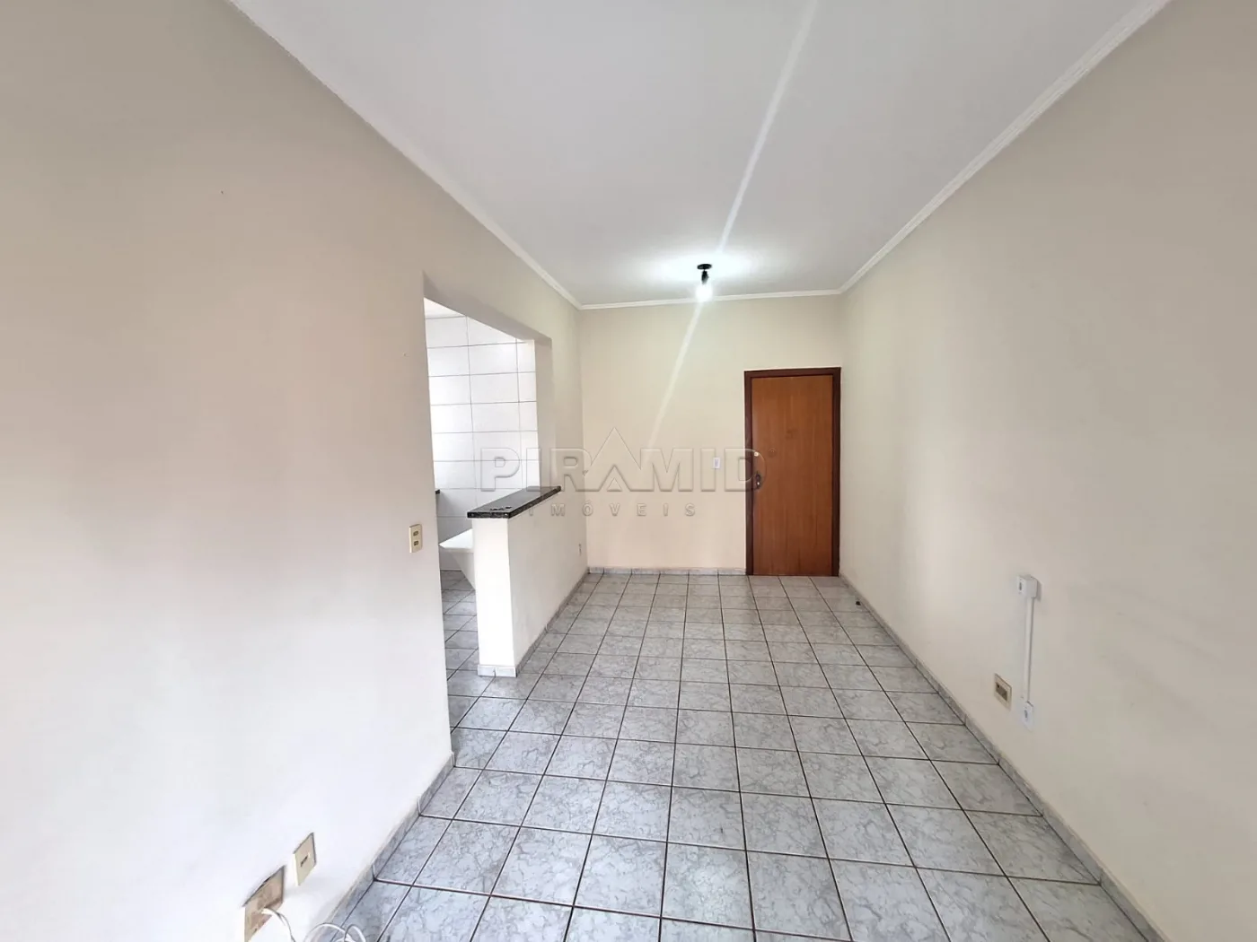 Alugar Apartamento / Padr&atilde;o em Ribeir&atilde;o Preto R$ 1.000,00 - Foto 2