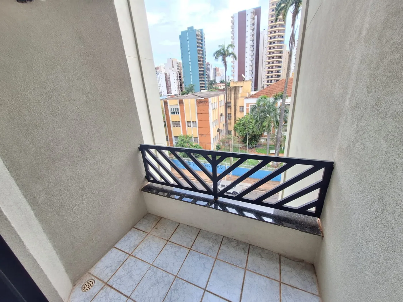 Alugar Apartamento / Padr&atilde;o em Ribeir&atilde;o Preto R$ 1.000,00 - Foto 3