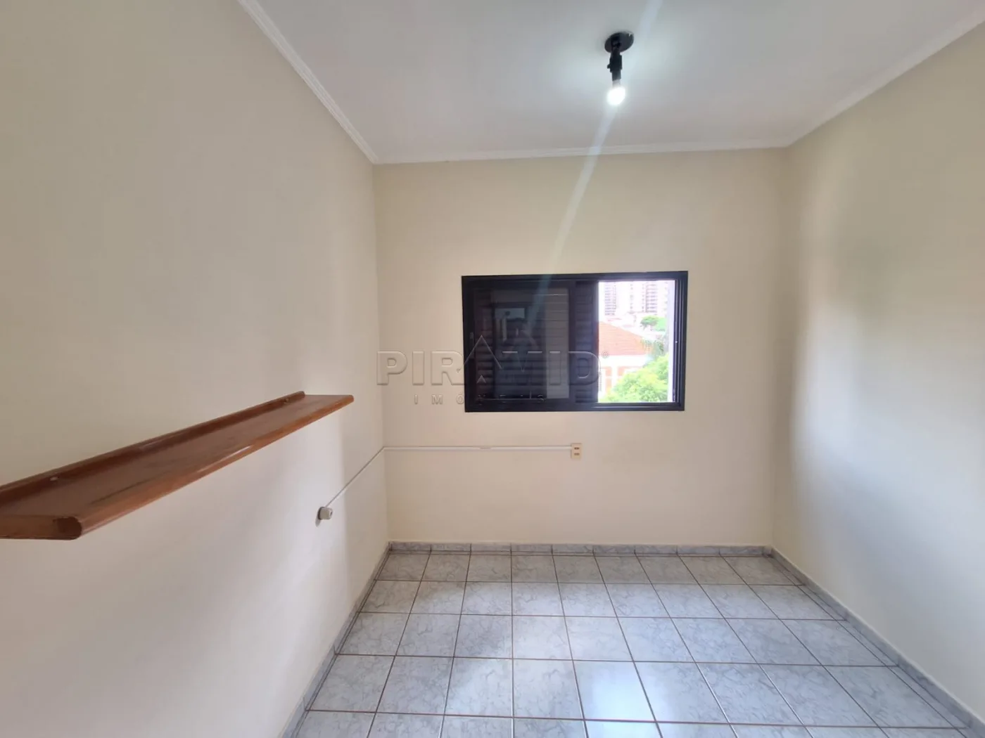 Alugar Apartamento / Padr&atilde;o em Ribeir&atilde;o Preto R$ 1.000,00 - Foto 5