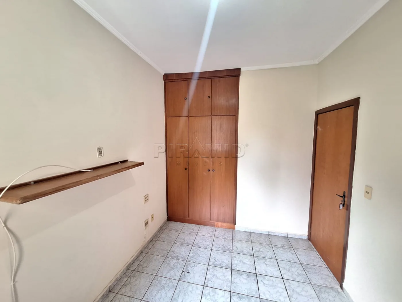 Alugar Apartamento / Padr&atilde;o em Ribeir&atilde;o Preto R$ 1.000,00 - Foto 8