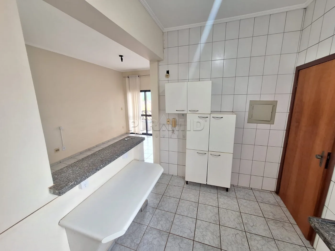 Alugar Apartamento / Padr&atilde;o em Ribeir&atilde;o Preto R$ 1.000,00 - Foto 10