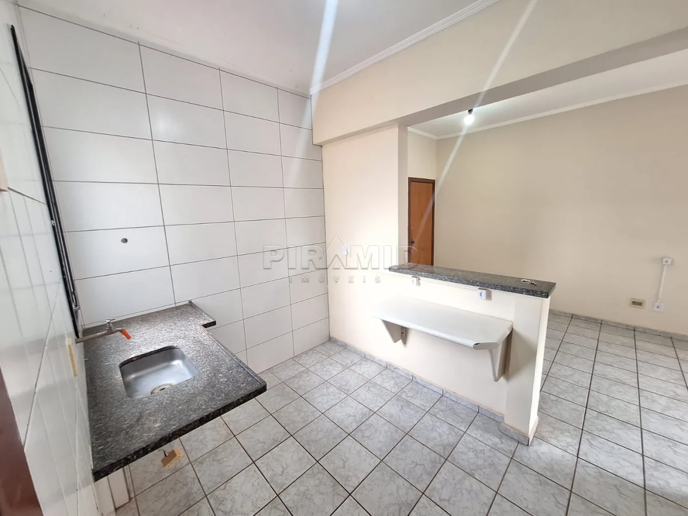 Alugar Apartamento / Padr&atilde;o em Ribeir&atilde;o Preto R$ 1.000,00 - Foto 11