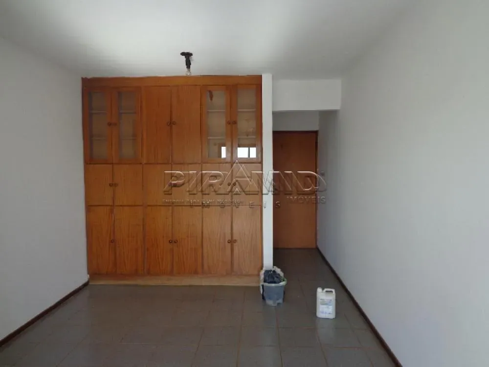 Alugar Apartamento / Padr&atilde;o em Ribeir&atilde;o Preto R$ 1.600,00 - Foto 2