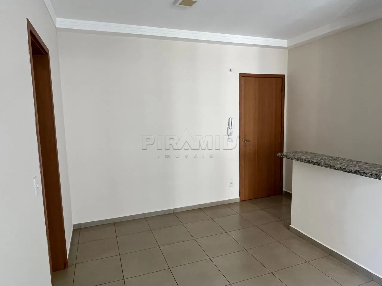 Alugar Apartamento / Padr&atilde;o em Ribeir&atilde;o Preto R$ 1.850,00 - Foto 2