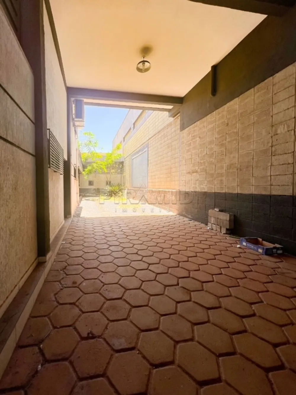 Alugar Comercial / Casa em Ribeir&atilde;o Preto R$ 4.000,00 - Foto 2