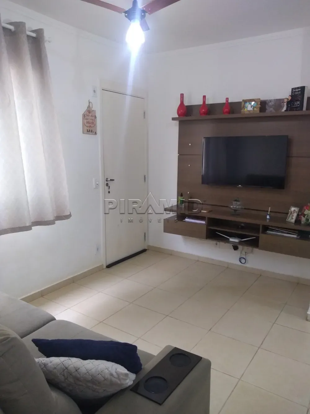 Alugar Apartamento / Padr&atilde;o em Ribeir&atilde;o Preto R$ 1.200,00 - Foto 1