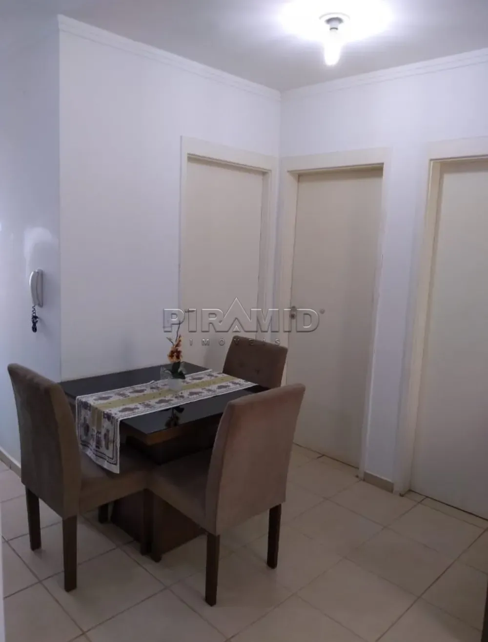 Alugar Apartamento / Padr&atilde;o em Ribeir&atilde;o Preto R$ 1.200,00 - Foto 2
