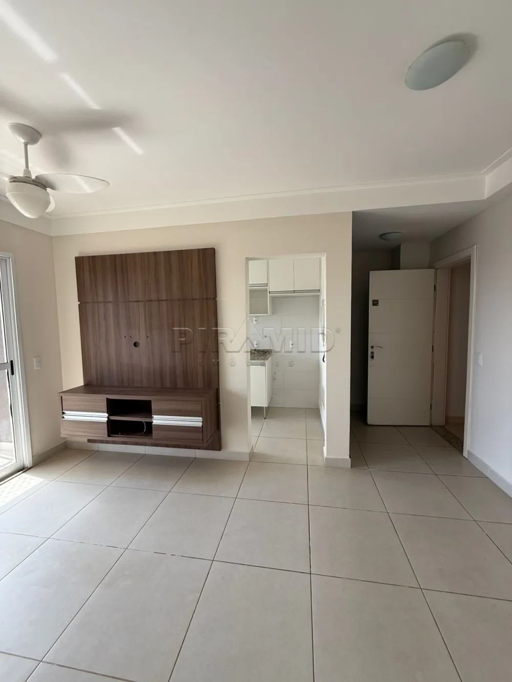 Alugar Apartamento / Padr&atilde;o em Ribeir&atilde;o Preto R$ 1.400,00 - Foto 3
