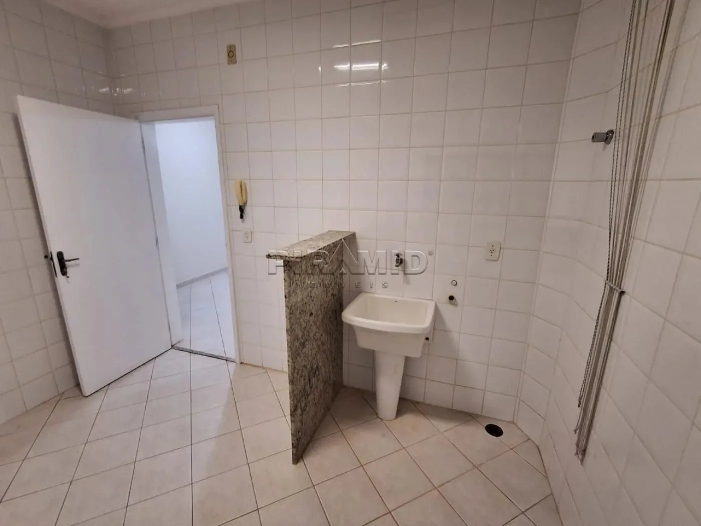 Alugar Apartamento / Padr&atilde;o em Ribeir&atilde;o Preto R$ 1.900,00 - Foto 15