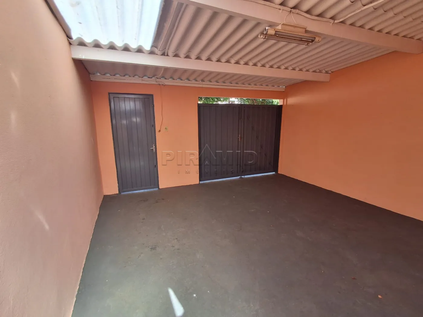 Alugar Casa / Padr&atilde;o em Ribeir&atilde;o Preto R$ 1.100,00 - Foto 2