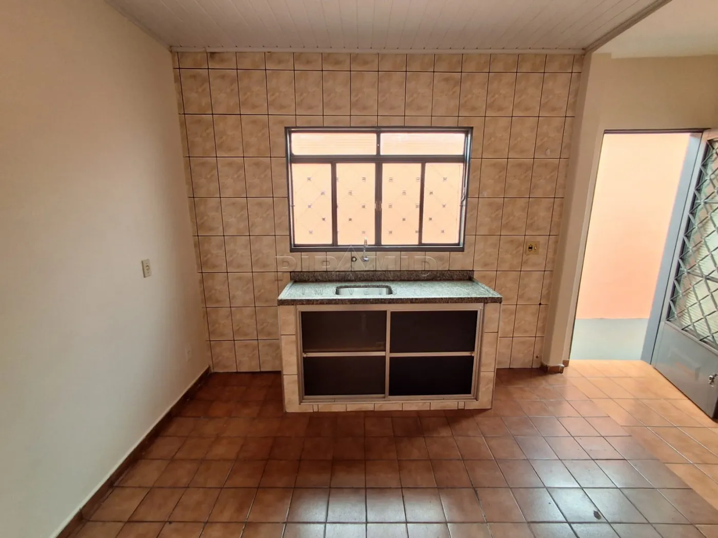 Alugar Casa / Padr&atilde;o em Ribeir&atilde;o Preto R$ 1.100,00 - Foto 11