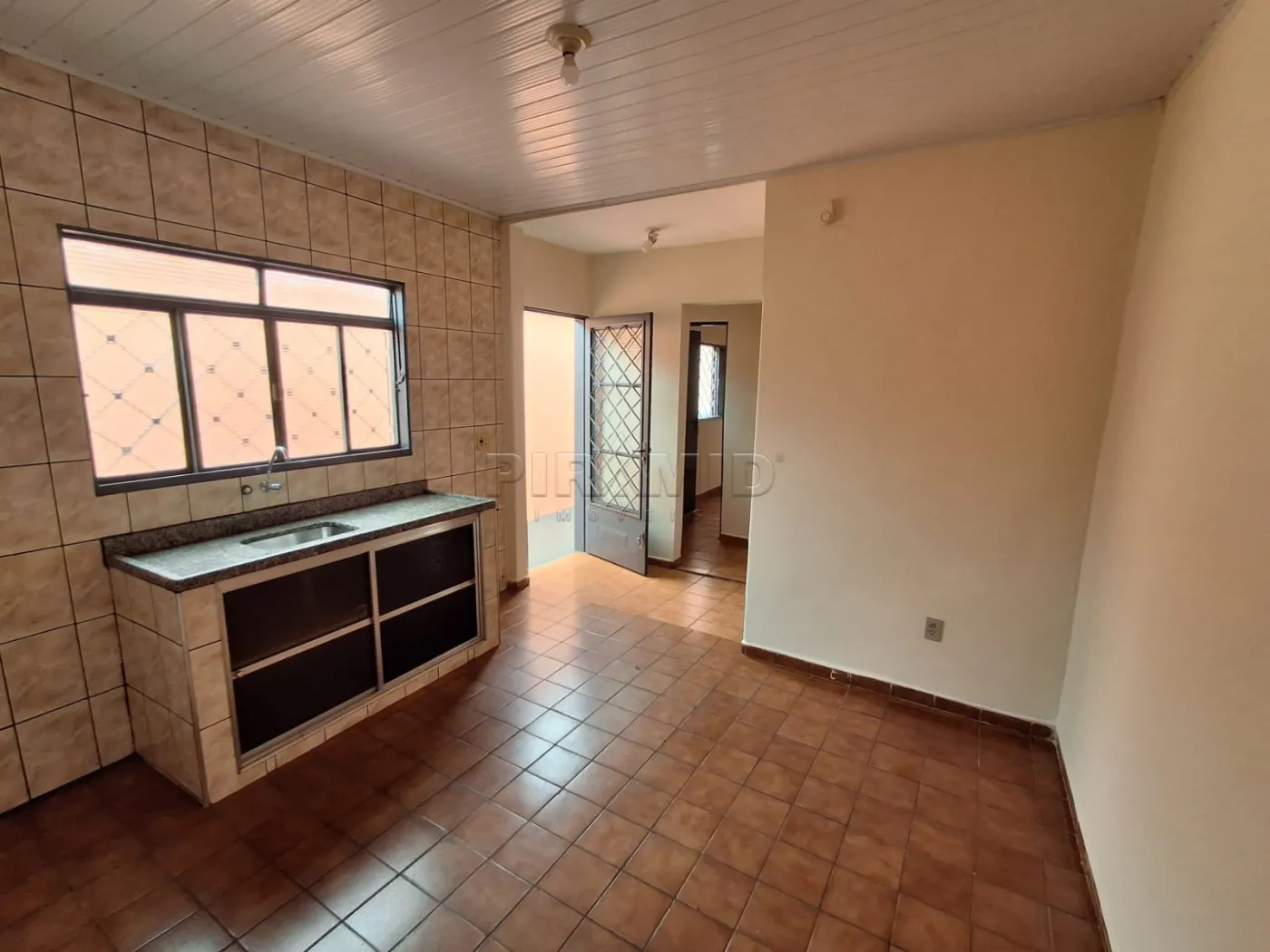 Alugar Casa / Padr&atilde;o em Ribeir&atilde;o Preto R$ 1.100,00 - Foto 12