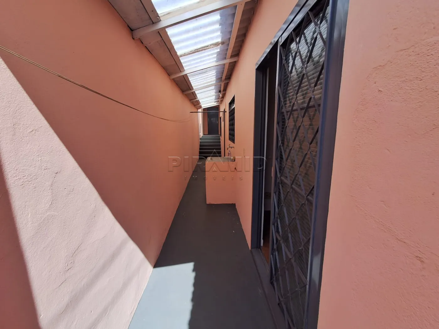 Alugar Casa / Padr&atilde;o em Ribeir&atilde;o Preto R$ 1.100,00 - Foto 13