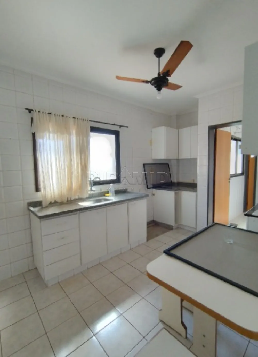 Alugar Apartamento / Padr&atilde;o em Ribeir&atilde;o Preto R$ 1.800,00 - Foto 14