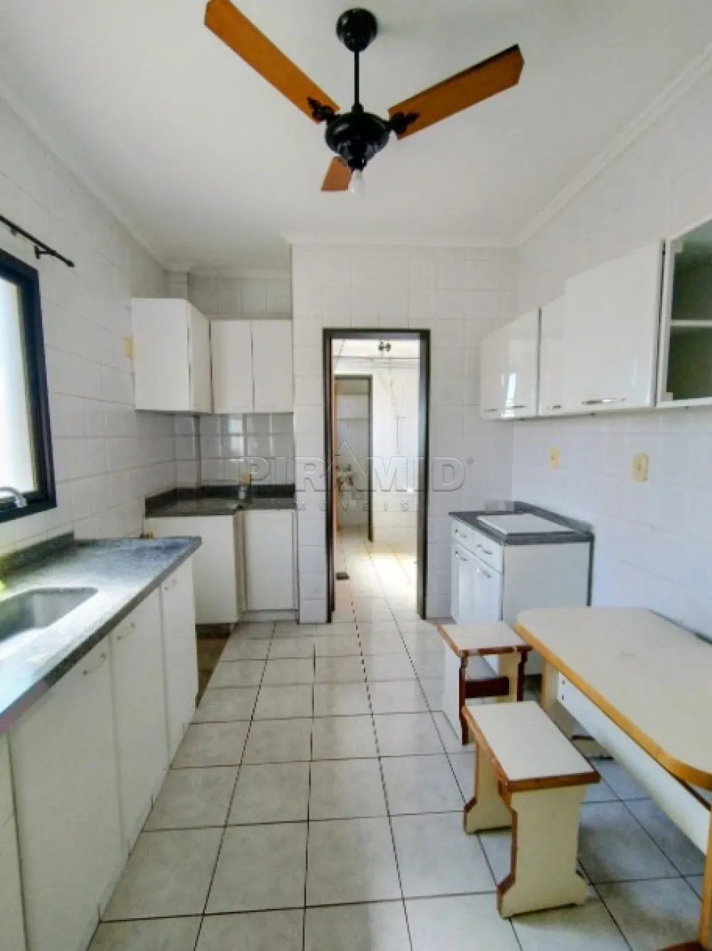Alugar Apartamento / Padr&atilde;o em Ribeir&atilde;o Preto R$ 1.800,00 - Foto 15