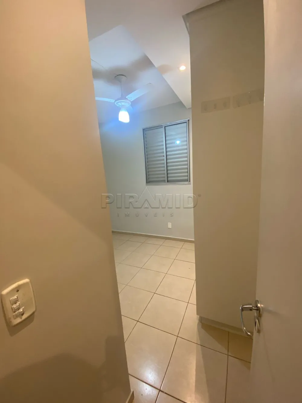 Alugar Apartamento / Padr&atilde;o em Ribeir&atilde;o Preto R$ 1.450,00 - Foto 3