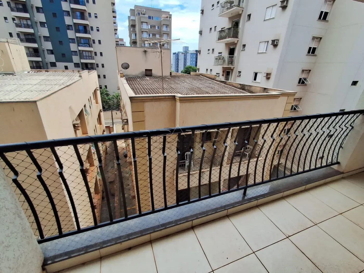 Alugar Apartamento / Padr&atilde;o em Ribeir&atilde;o Preto R$ 1.650,00 - Foto 3