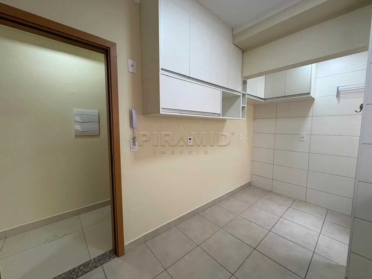 Alugar Apartamento / Padr&atilde;o em Ribeir&atilde;o Preto R$ 2.200,00 - Foto 14