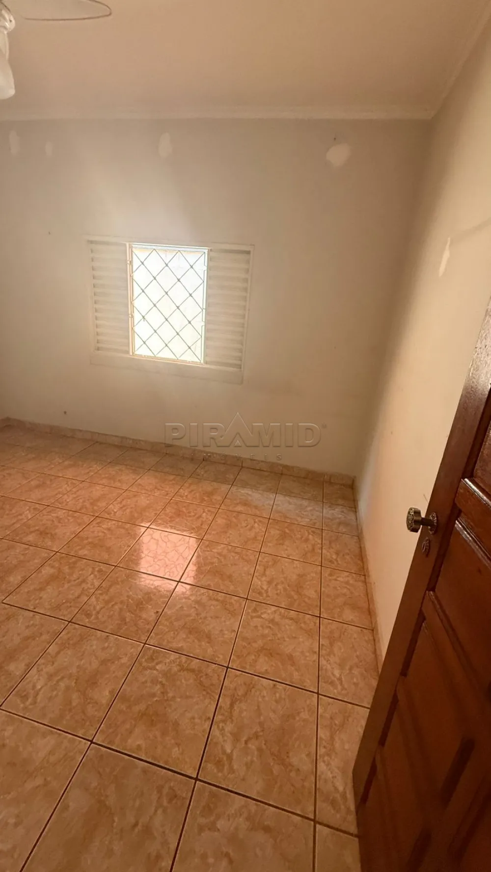 Alugar Casa / Padr&atilde;o em Ribeir&atilde;o Preto R$ 1.300,00 - Foto 4