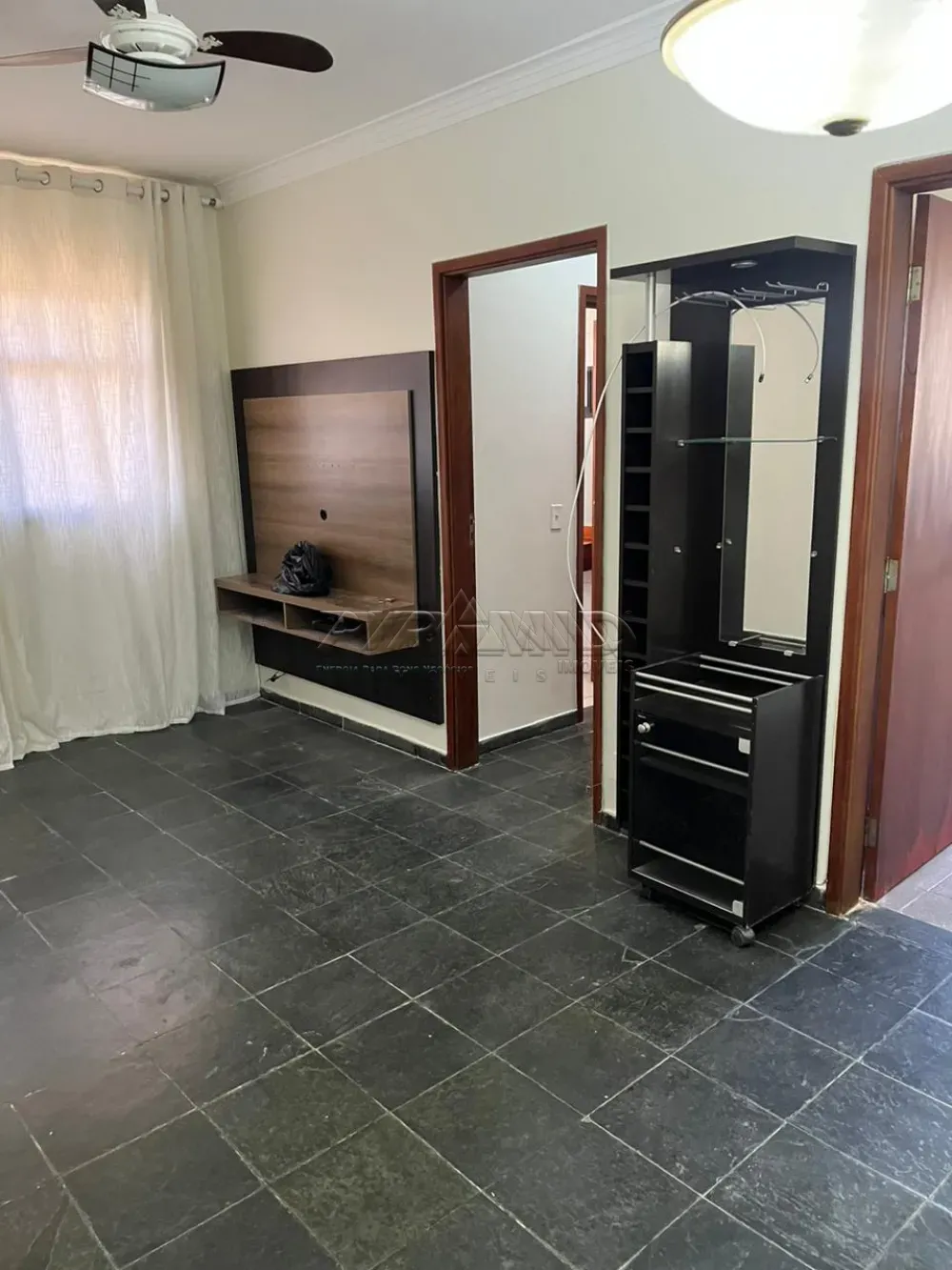Alugar Apartamento / Padr&atilde;o em Ribeir&atilde;o Preto R$ 1.200,00 - Foto 2