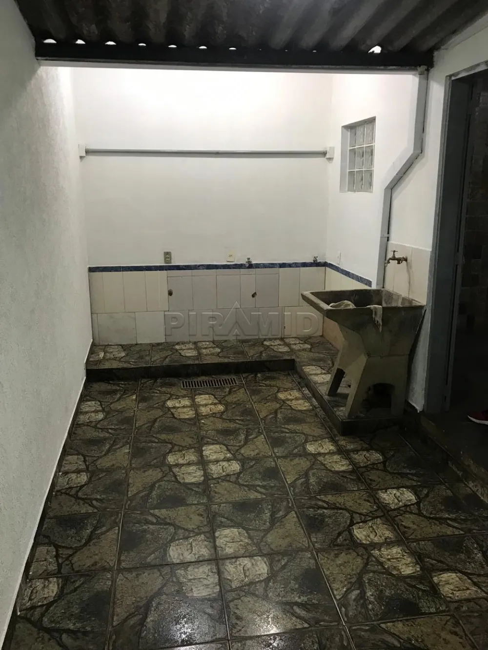 Alugar Casa / Padr&atilde;o em Ribeir&atilde;o Preto R$ 1.900,00 - Foto 17