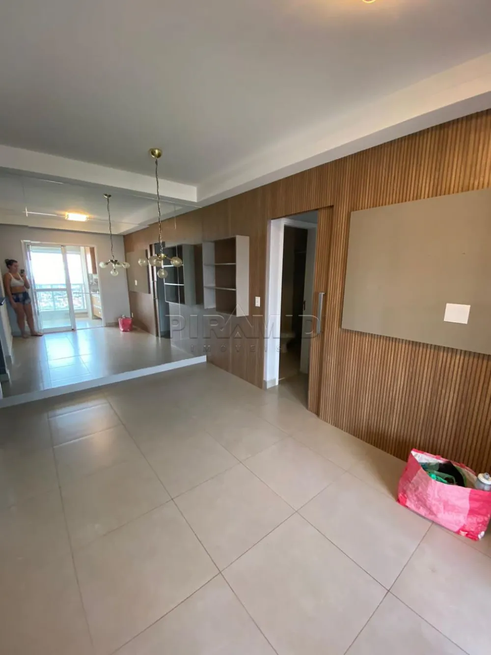 Alugar Apartamento / Padr&atilde;o em Ribeir&atilde;o Preto R$ 1.900,00 - Foto 1