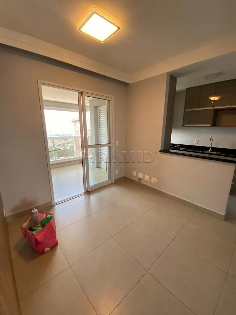 Alugar Apartamento / Padr&atilde;o em Ribeir&atilde;o Preto R$ 1.900,00 - Foto 2