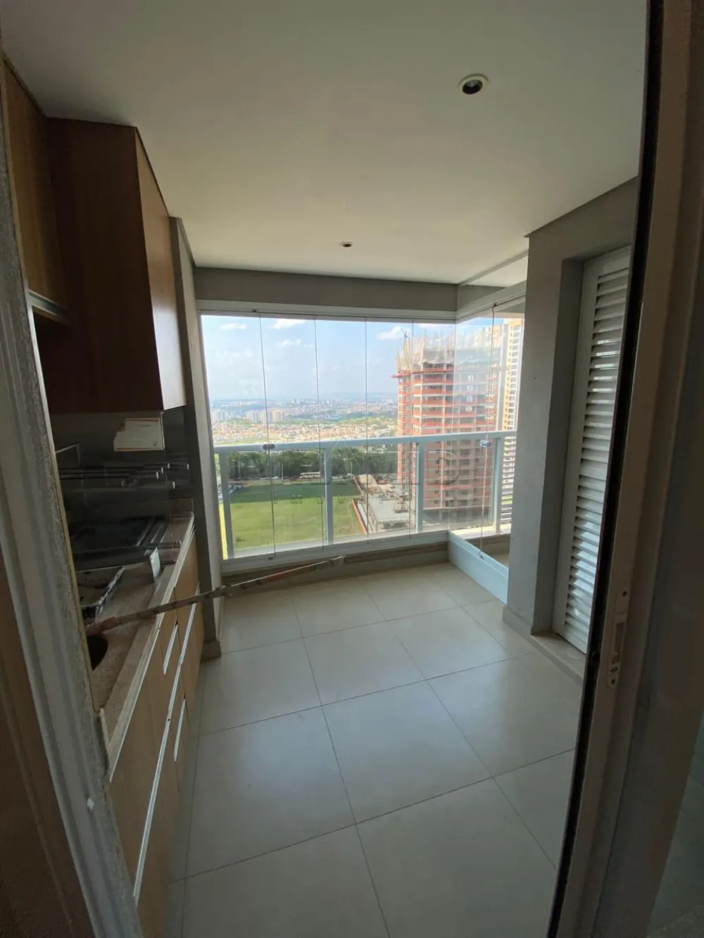 Alugar Apartamento / Padr&atilde;o em Ribeir&atilde;o Preto R$ 1.900,00 - Foto 4