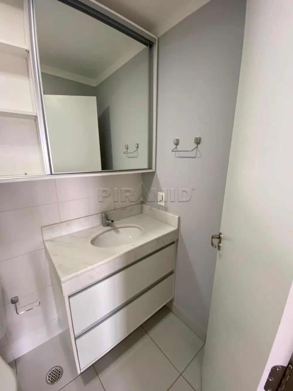 Alugar Apartamento / Padr&atilde;o em Ribeir&atilde;o Preto R$ 1.900,00 - Foto 5