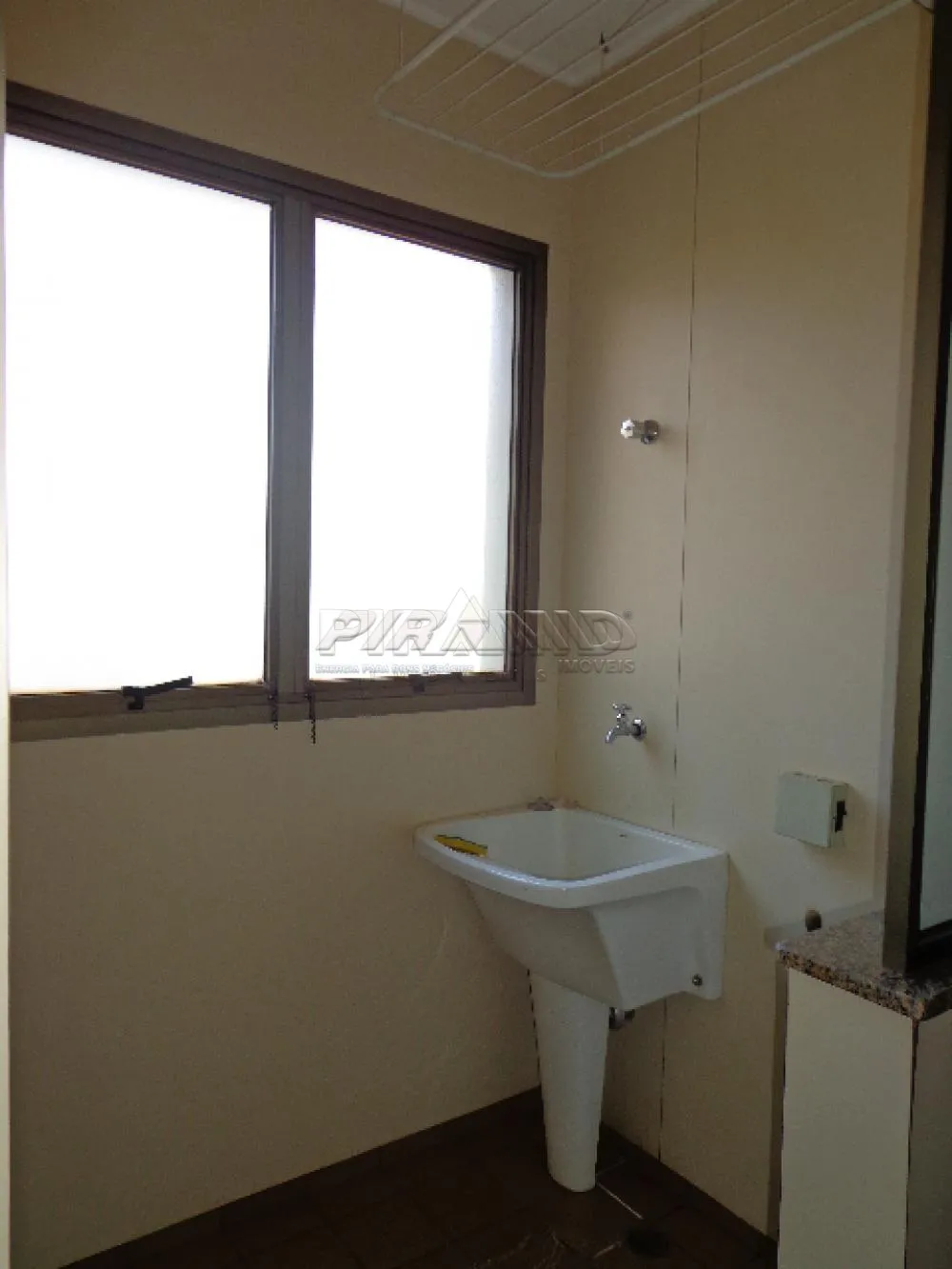 Alugar Apartamento / Padr&atilde;o em Ribeir&atilde;o Preto R$ 1.200,00 - Foto 11