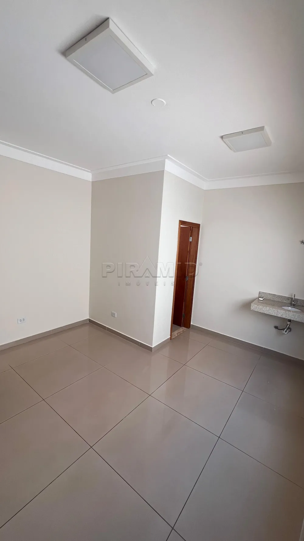 Alugar Comercial / Sala em Ribeir&atilde;o Preto R$ 890,00 - Foto 3