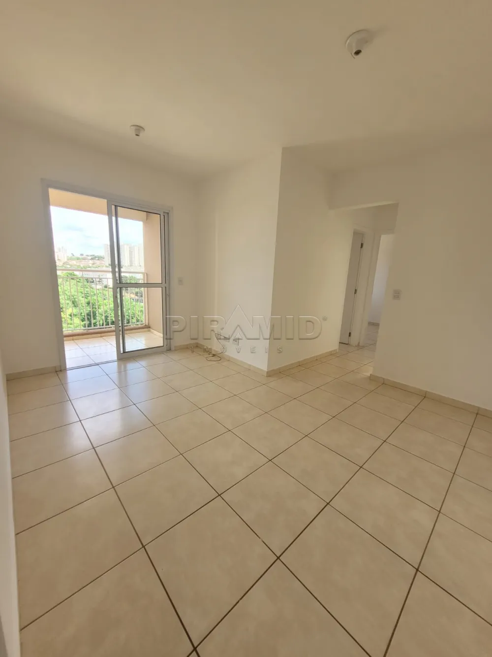Alugar Apartamento / Padr&atilde;o em Ribeir&atilde;o Preto R$ 1.300,00 - Foto 1