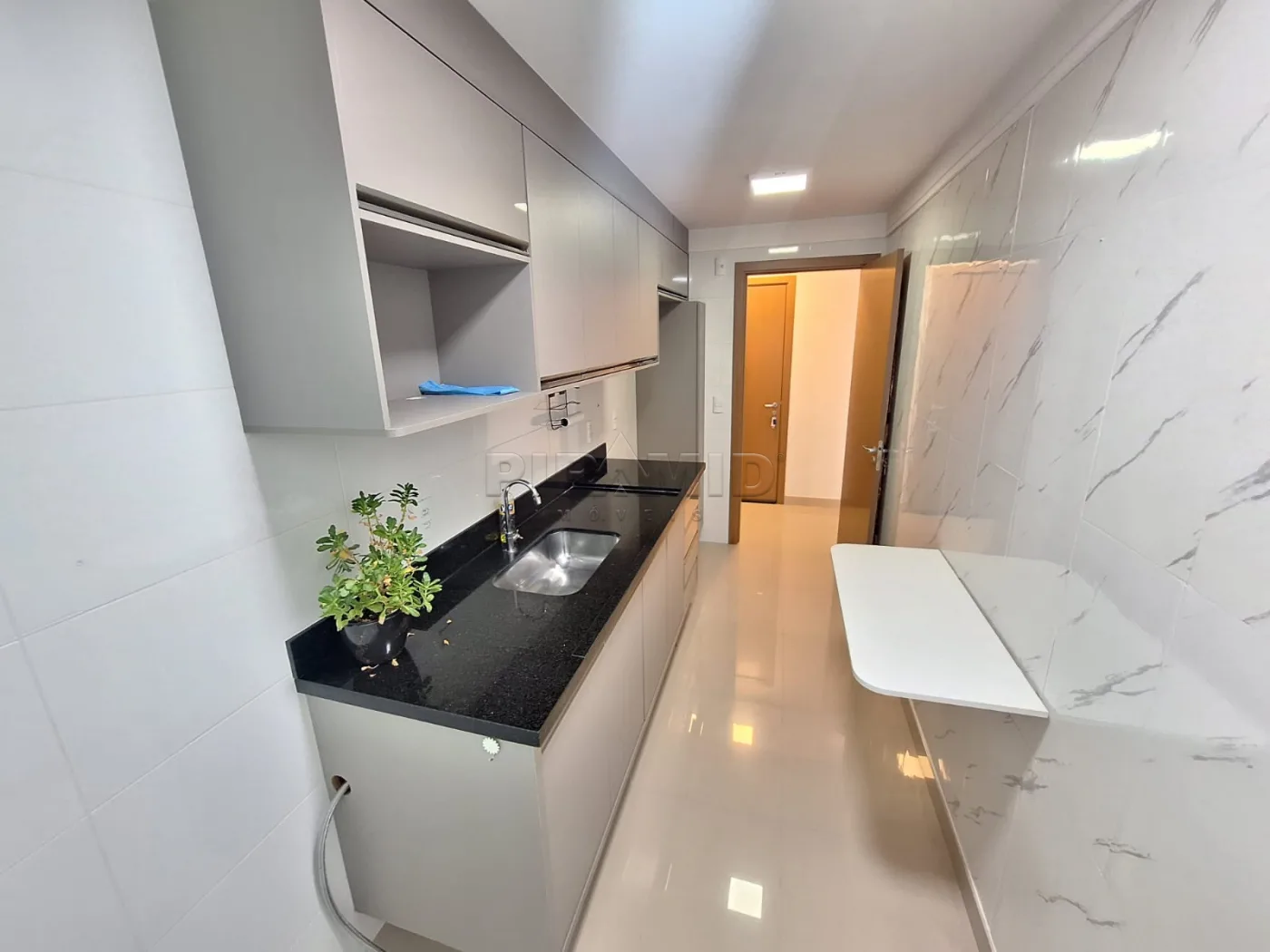 Alugar Apartamento / Padr&atilde;o em Ribeir&atilde;o Preto R$ 3.850,00 - Foto 17