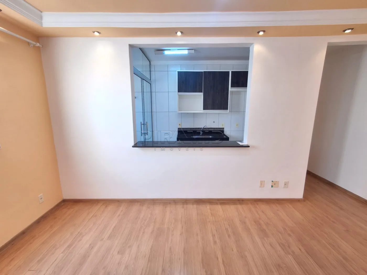 Alugar Apartamento / Padr&atilde;o em Ribeir&atilde;o Preto R$ 1.000,00 - Foto 3