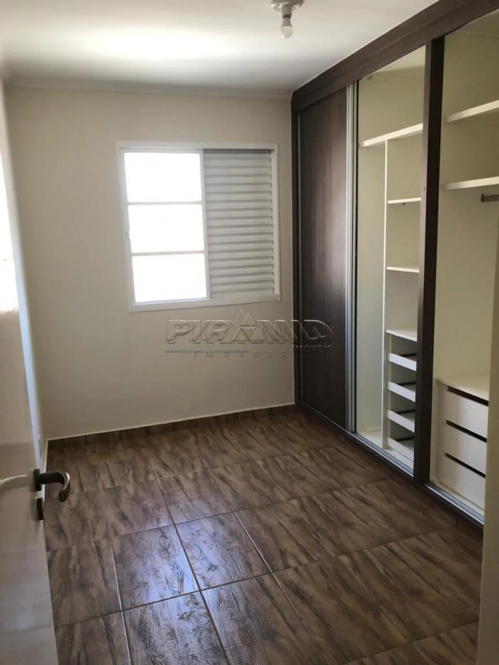 Alugar Apartamento / Padr&atilde;o em Ribeir&atilde;o Preto R$ 1.400,00 - Foto 2