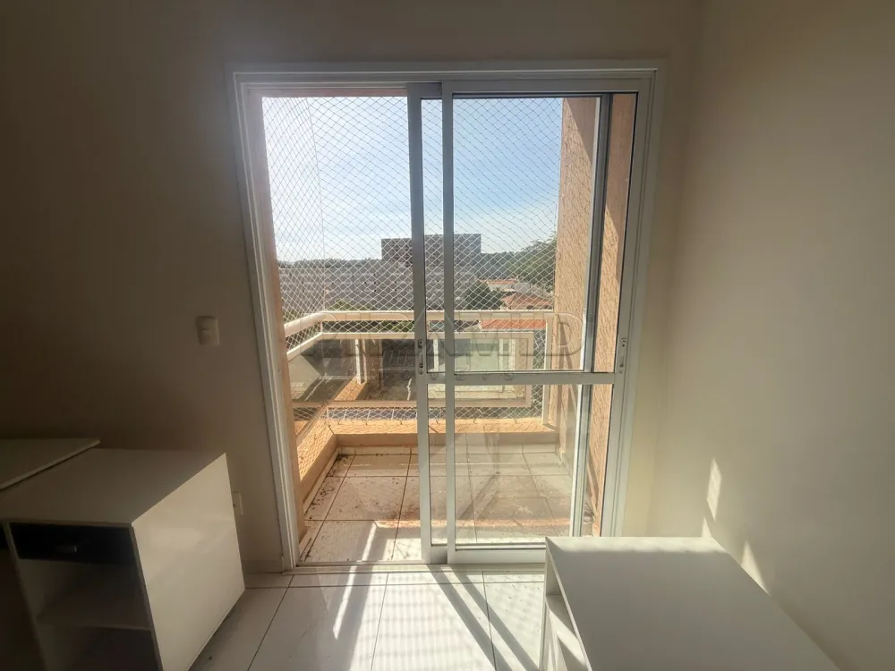 Alugar Apartamento / Padr&atilde;o em Ribeir&atilde;o Preto R$ 1.800,00 - Foto 2
