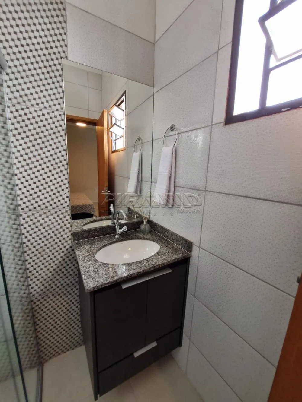Alugar Apartamento / Padr&atilde;o em Ribeir&atilde;o Preto R$ 1.800,00 - Foto 15