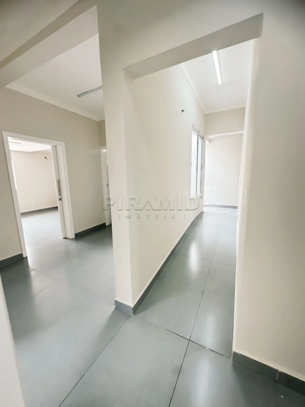 Alugar Casa / Padr&atilde;o em Ribeir&atilde;o Preto R$ 4.500,00 - Foto 4