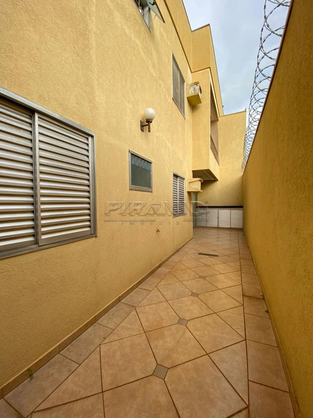 Alugar Apartamento / Padr&atilde;o em Ribeir&atilde;o Preto R$ 2.000,00 - Foto 4