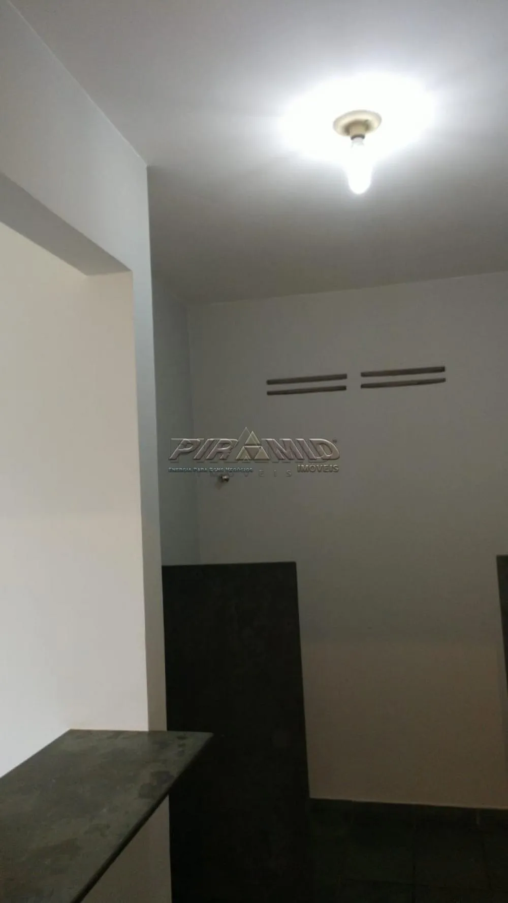 Alugar Apartamento / Padr&atilde;o em Ribeir&atilde;o Preto R$ 623,00 - Foto 2