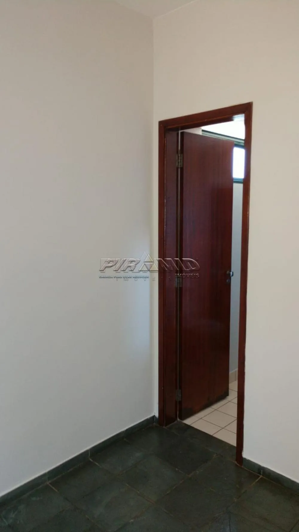 Alugar Apartamento / Padr&atilde;o em Ribeir&atilde;o Preto R$ 623,00 - Foto 4
