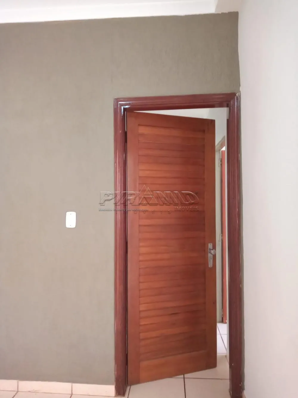Alugar Casa / Padr&atilde;o em Ribeir&atilde;o Preto R$ 2.650,00 - Foto 1